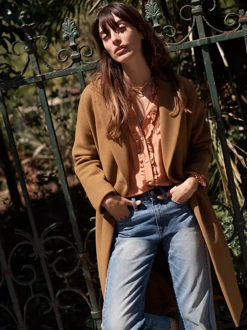 Madewell Atlas Koza Kaban, İpek Fırfırlı Bluz ve Kruvazör Düz Crop Jeans: Parça Baskı