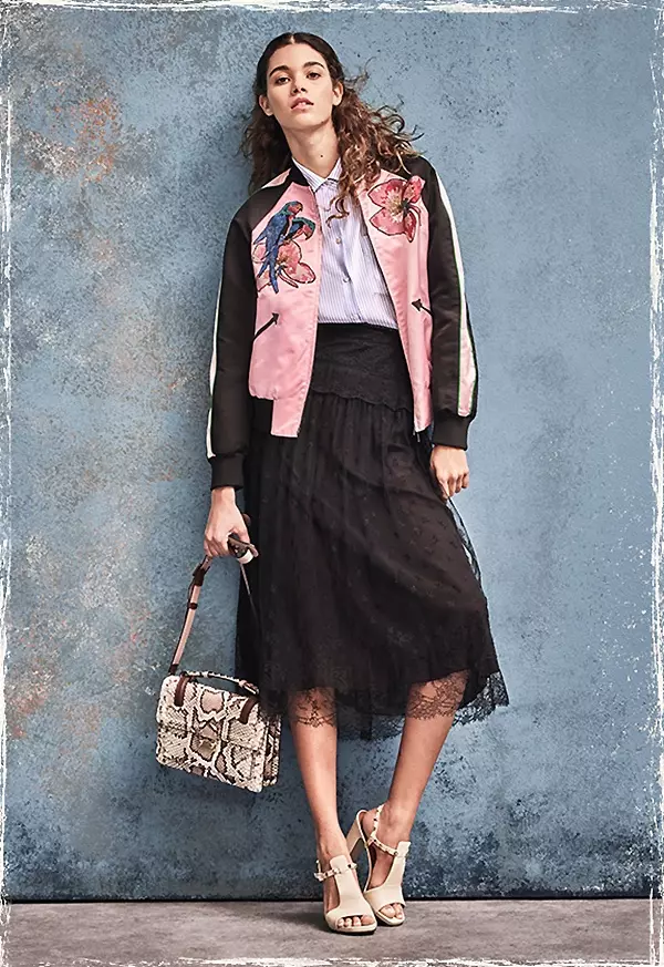 Valentino Embroidered Silk Varsity Jacket, Draped-Back Silk Blouse, Paj Lace Skirt, Me Xauv Python Sab saum toj-Handle Lub xub pwg hnab thiab Rockstud Cutout Tawv Block-Heel Slingbacks