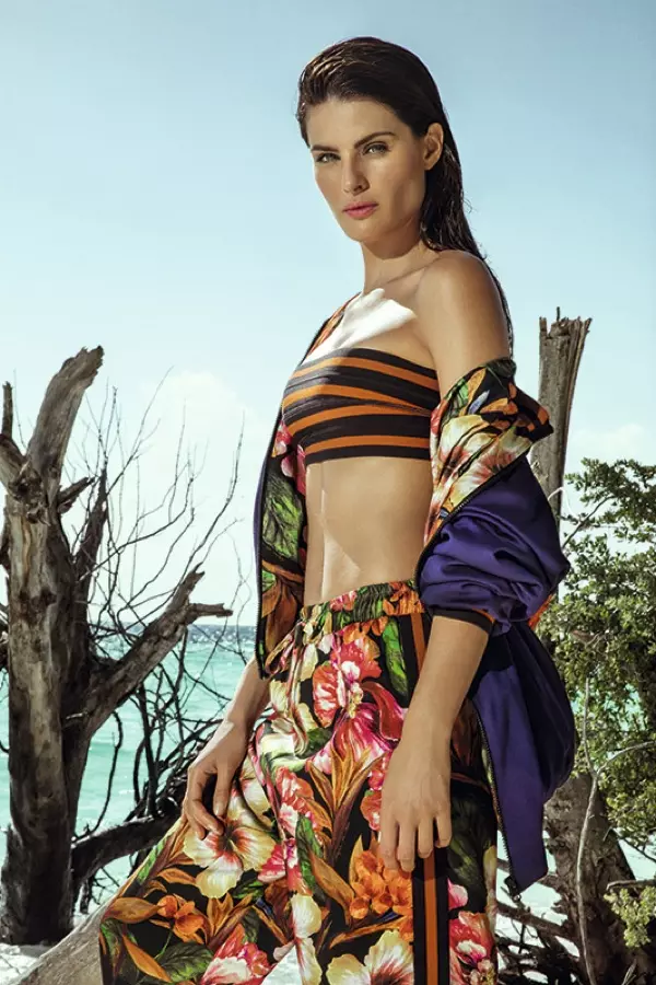 Isabeli Fontana nosi odjeću za plažu Agua de Coco