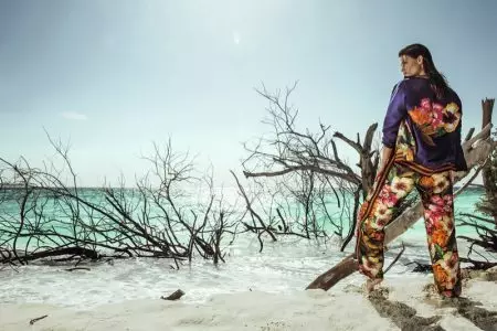 Isabeli Fontana Apita ku Maldives ku Kampeni Yosambira ya Agua de Coco