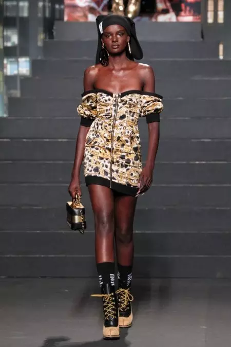 Naomi Campbell, Gigi Hadid Walk the Moschino x H&M Collection Runway!