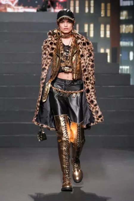 Naomi Campbell, Gigi Hadid เดินบนรันเวย์ Moschino x H&M Collection!