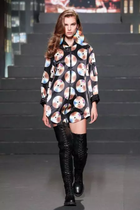 Naomi Campbell, Gigi Hadid Walk the Moschino x H&M Collection Runway!