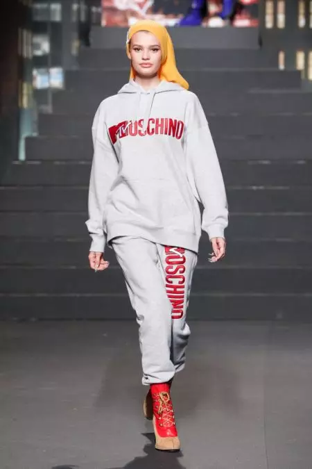 Наоми Кэмпбелл ва Ҷиҷӣ Ҳадид дар майдони парвози Moschino x H&M Collection сайру гашт!