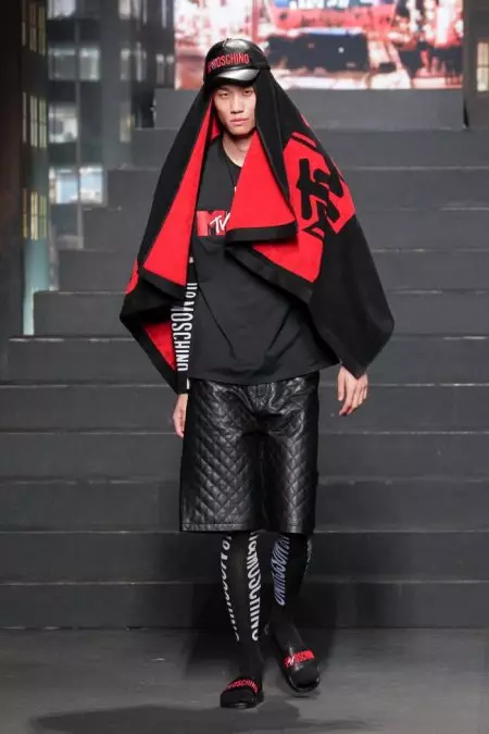 Naomi Kempbell va Gigi Hadid Moschino x H&M kolleksiyasi uchish-qo‘nish yo‘lagida yurishadi!