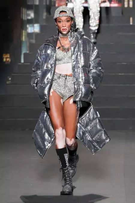 Naomi Campbell, Gigi Hadid Tembea Runway ya Mkusanyiko ya Moschino x H&M!