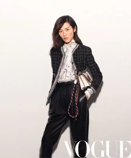 Лю Вен Vogue China үчүн жазгы коллекцияларды тартууда