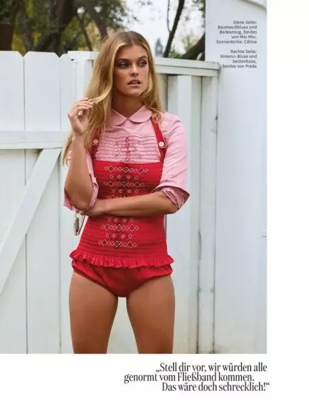 Nina Agdal waxay u taagan tahay Fashions Poolside ee Glamour Germany