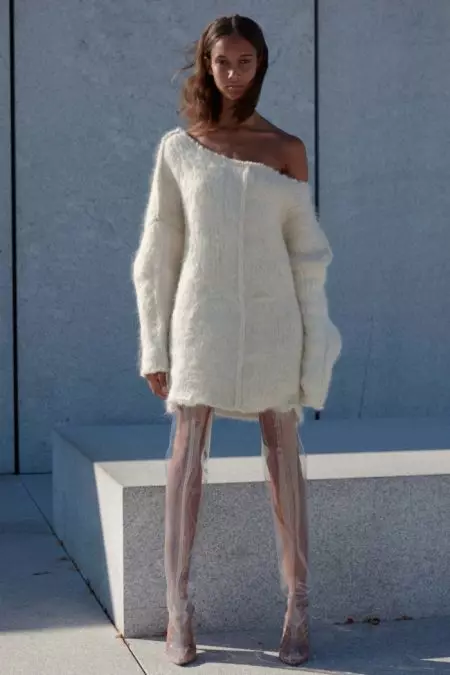 Yeezy Season 4 é tudo sobre silhuetas neutras e Bodycon