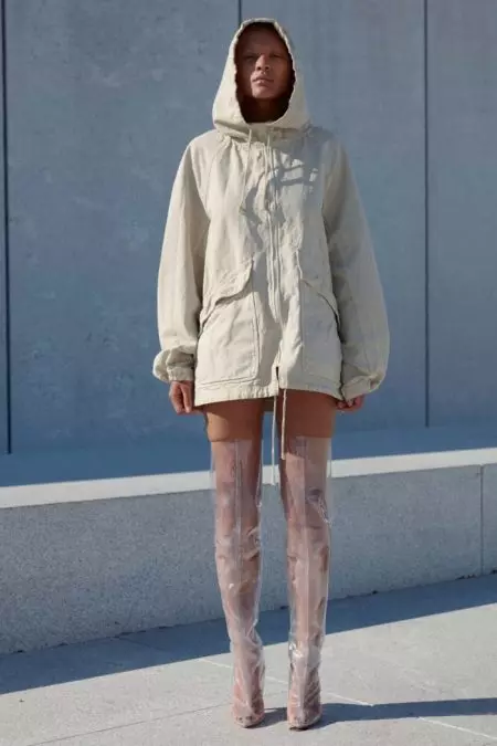 Yeezy Seizoen 4 giet alles oer neutralen en Bodycon-silhouetten