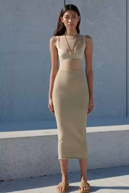 Yeezy seizoen 4 gaat helemaal over neutrale kleuren en bodycon silhouetten