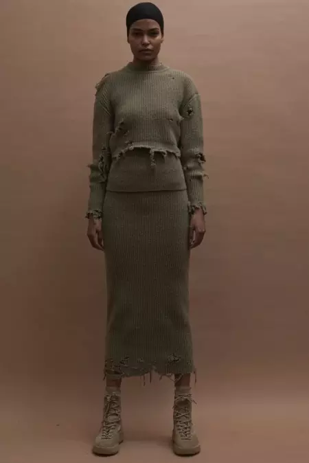 Yeezy Season 3 - Xem ngoại hình của phụ nữ