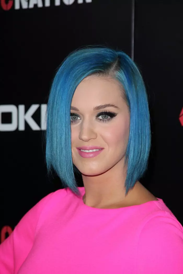 Katy Perry je na dogodku leta 2012 izstopila s svojimi lasmi kot kratki modri bob. Foto: s_bukley / Shutterstock.com