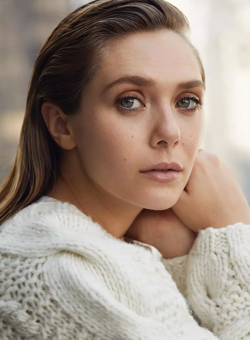 Elizabeth Olsen nosi džemper Ulla Johnson