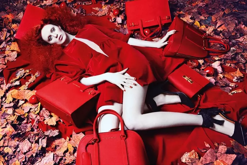 Karen Elson para la campaña otoño-invierno 2014 de Kurt Geiger