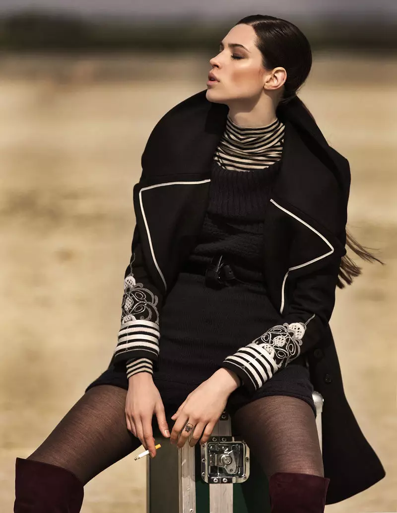 Jovita Miseviciute by Zoltan Tombor in Il Mare d'Inverno | Grazia · Novemba 2010