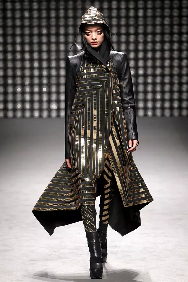 Gareth Pugh Fall 2011 | Il-Ġimgħa tal-Moda ta’ Pariġi