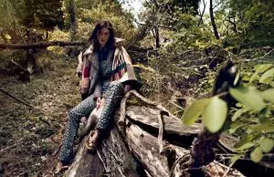 Hilary Rhoda Goes into the Woods för ELLE Italia