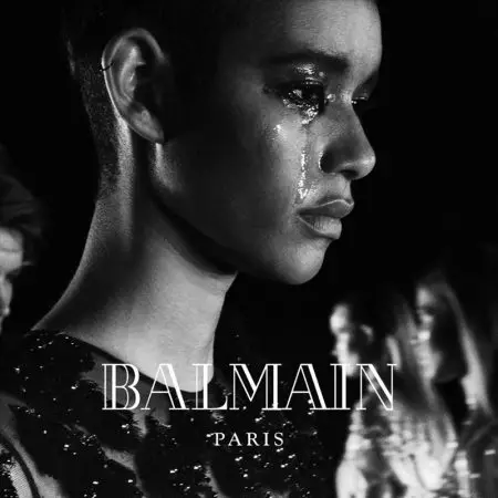 Kim Kardashian ដឹកនាំយុទ្ធនាការ Moody Fall 2016 របស់ Balmain