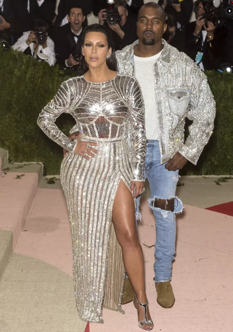 MAY 2016: Kim Kardashian ati Kanye West lọ si 2016 Met Gala. Fọto: Ovidiu Hruaru / Shutterstock.com