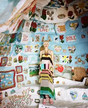 Paper Membawa Fashion Ziarah ke Salvation Mountain