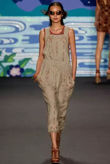 Anna Sui Earrach 2014 | Seachtain Faisin Nua Eabhrac