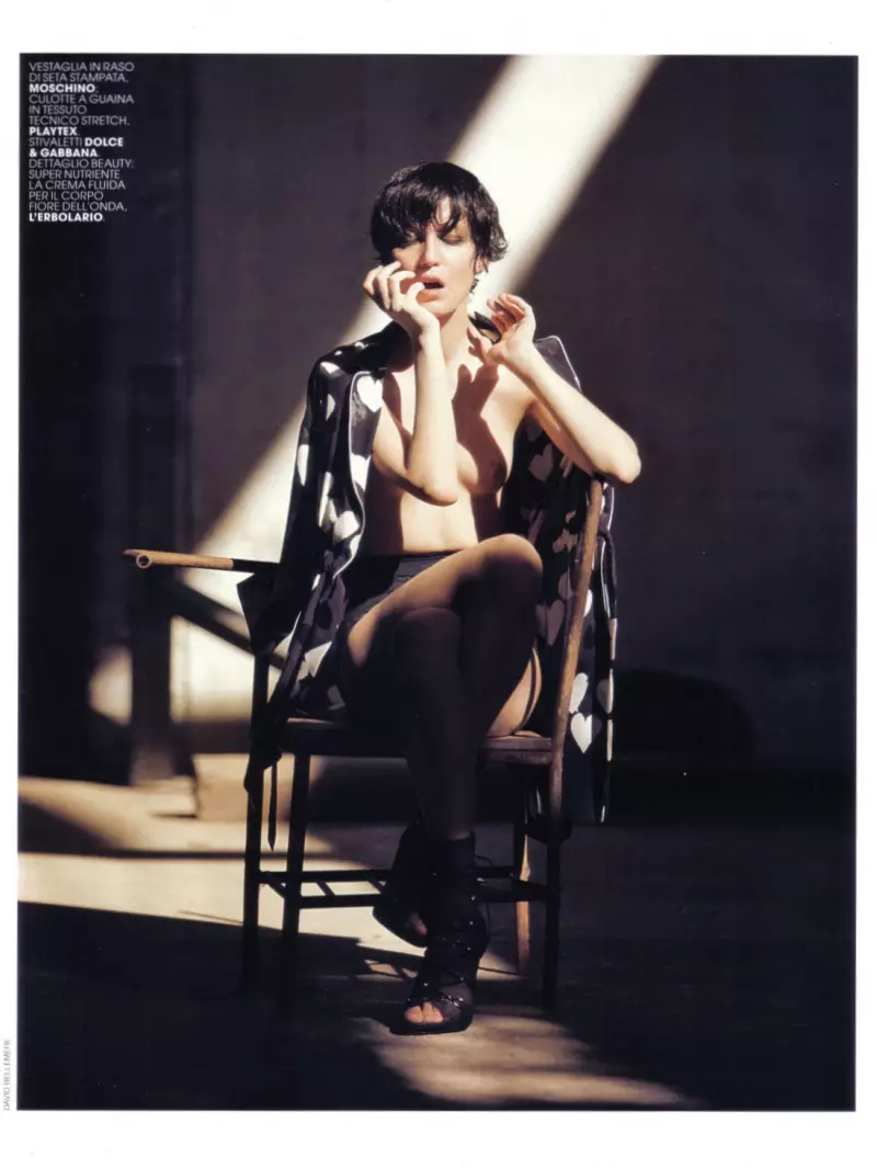 Marie Claire May 2010 üçün David Bellemére tərəfindən Irina Lazareanu