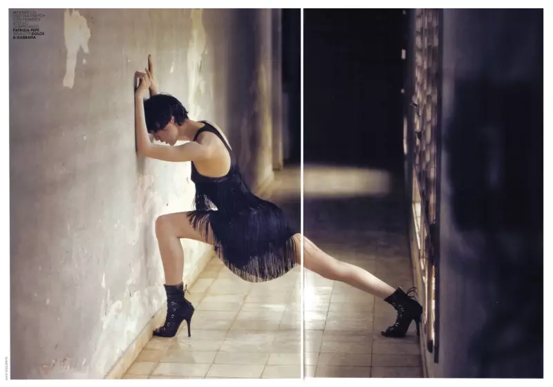 Irina Lazareanu nipasẹ David Bellemére fun Marie Claire May 2010