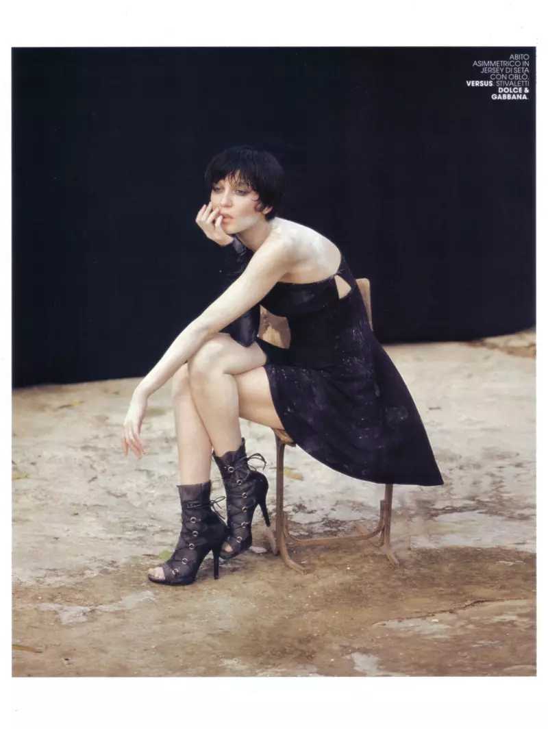 Marie Claire May 2010 üçün David Bellemére tərəfindən Irina Lazareanu