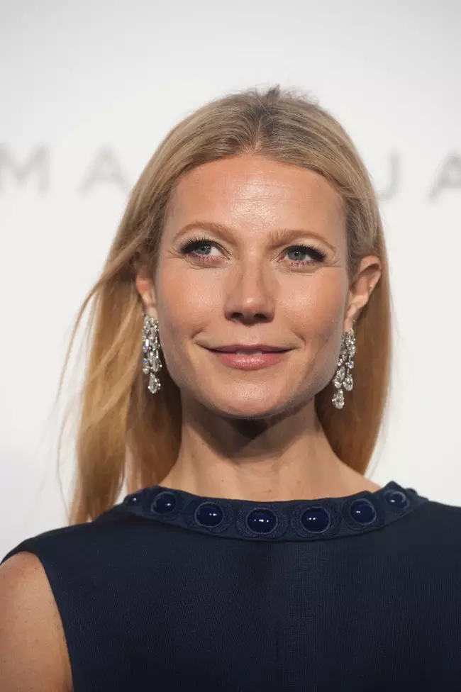 Kate Moss, Gwyneth Paltrow ekbrilis ĉe la amfAR Hong Kong Gala Hieraŭ vespere