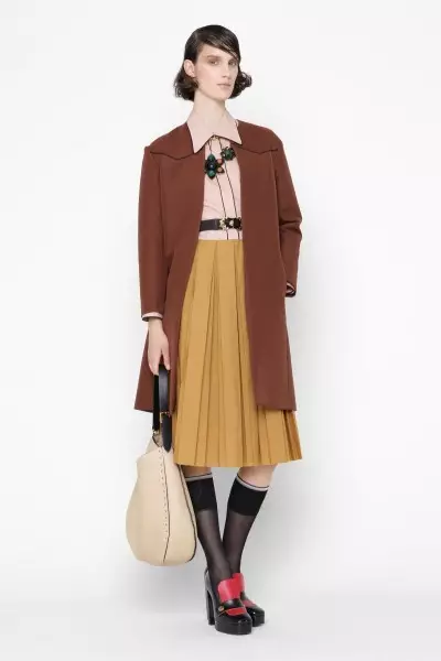 Marni's Resort 2013 సేకరణ ఫీచర్లు స్త్రీలింగ సంయమనం