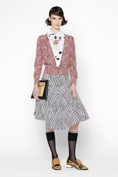 Ny fanangonana Marni's Resort 2013 dia manana fifehezana vehivavy