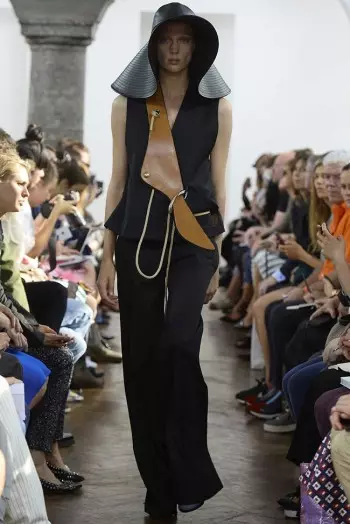 JW Anderson Goes Parisian untuk Musim Semi 2015