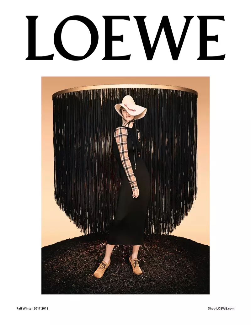 Steven Meisel pildistab Loewe 2017. aasta sügis-talvist kampaaniat