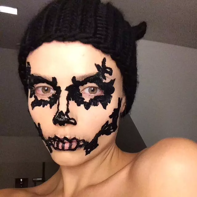 Natasha Poly tiene cara de calavera