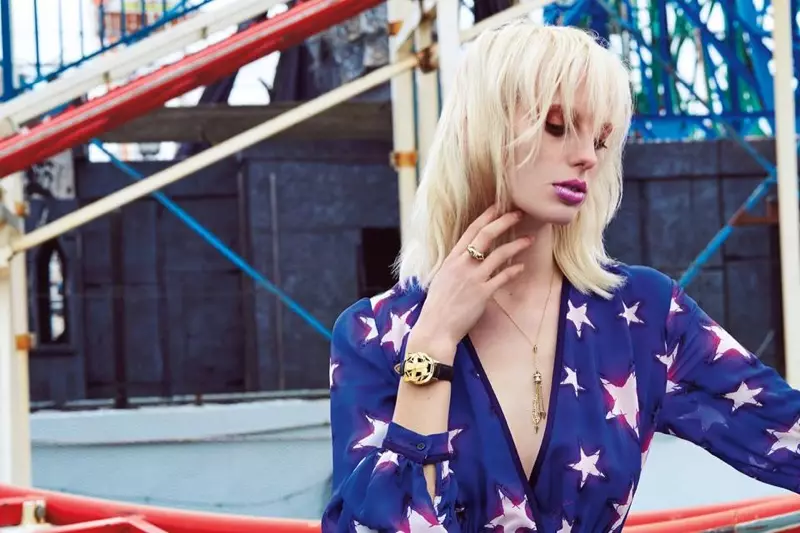 Lili Sumner ta yi tauraro a cikin kamfen ɗin talla na 2016 na Just Cavalli