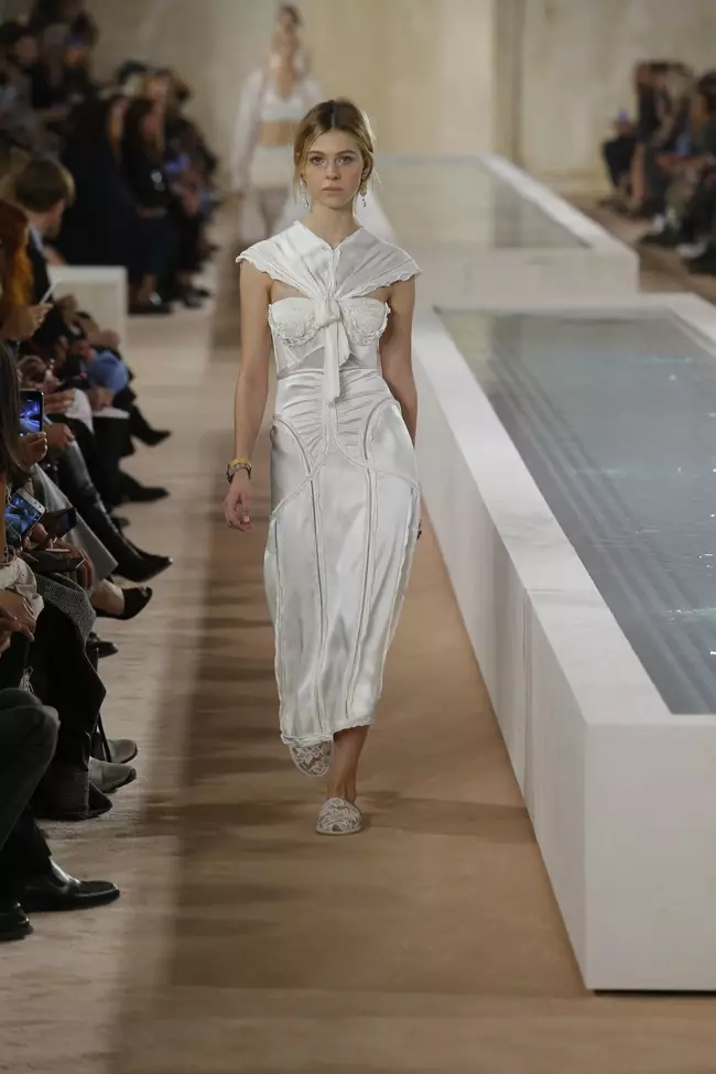 Balenciaga Primavara 2016 | Săptămâna Modei de la Paris