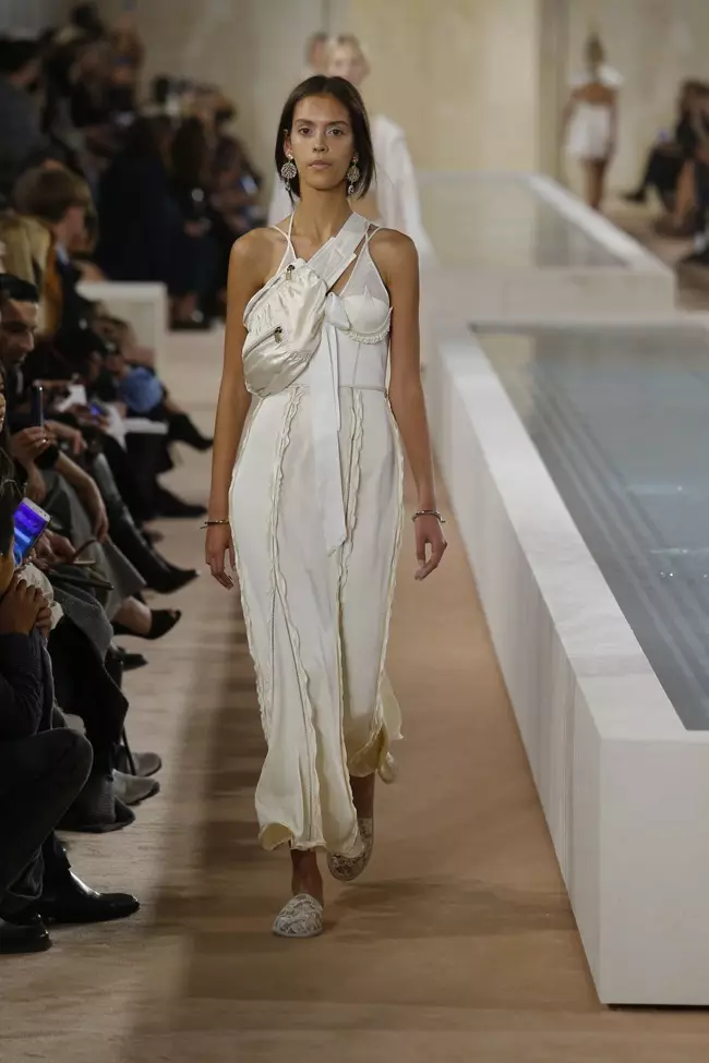 Balenciaga Primavara 2016 | Săptămâna Modei de la Paris