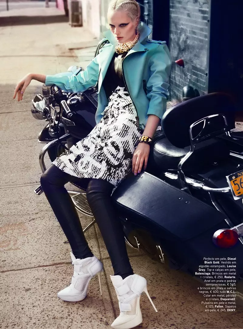 Chrystal Copland jest Biker Chic dla Kevina Sinclaira w Vogue Portugal, kwiecień 2013 r.