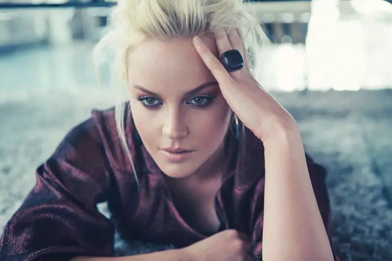 Abbie Cornish omamlja za Lifestyle Mirror Shoot Frankieja Batiste