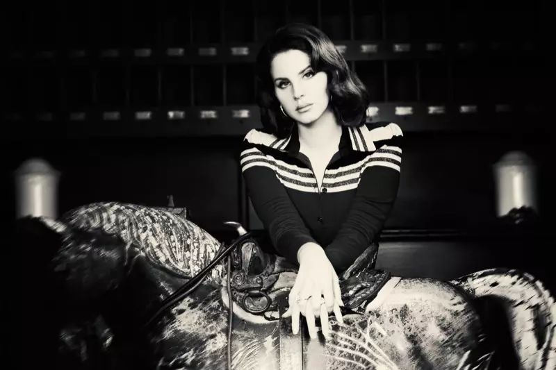 Lana Del Rey posa en moda retro para Complex