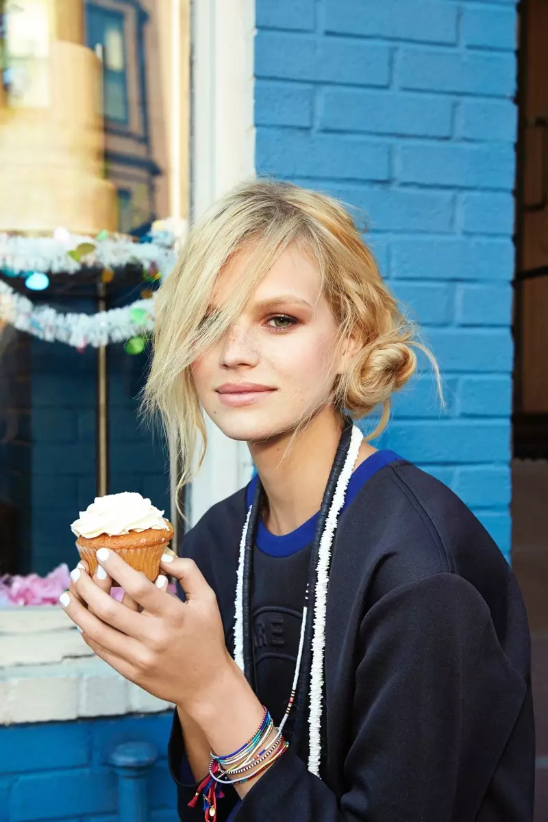 Nadine Leopold Cosmopolitan માટે સિટી ગર્લ સ્ટાઈલની શ્રેષ્ઠ મોડલ કરે છે