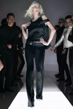 Tom Ford Yacukuye inzira Yumuhanda '16 Video Yuzuye Model (na Lady Gaga) Kubyina