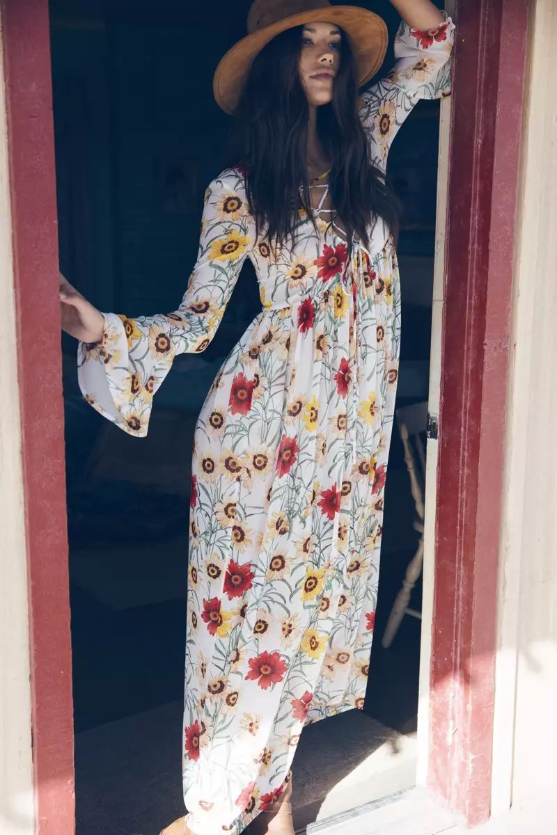 Wildfox menampilkan maxi dress yang terinspirasi bohemian dalam koleksi musim panas 2016