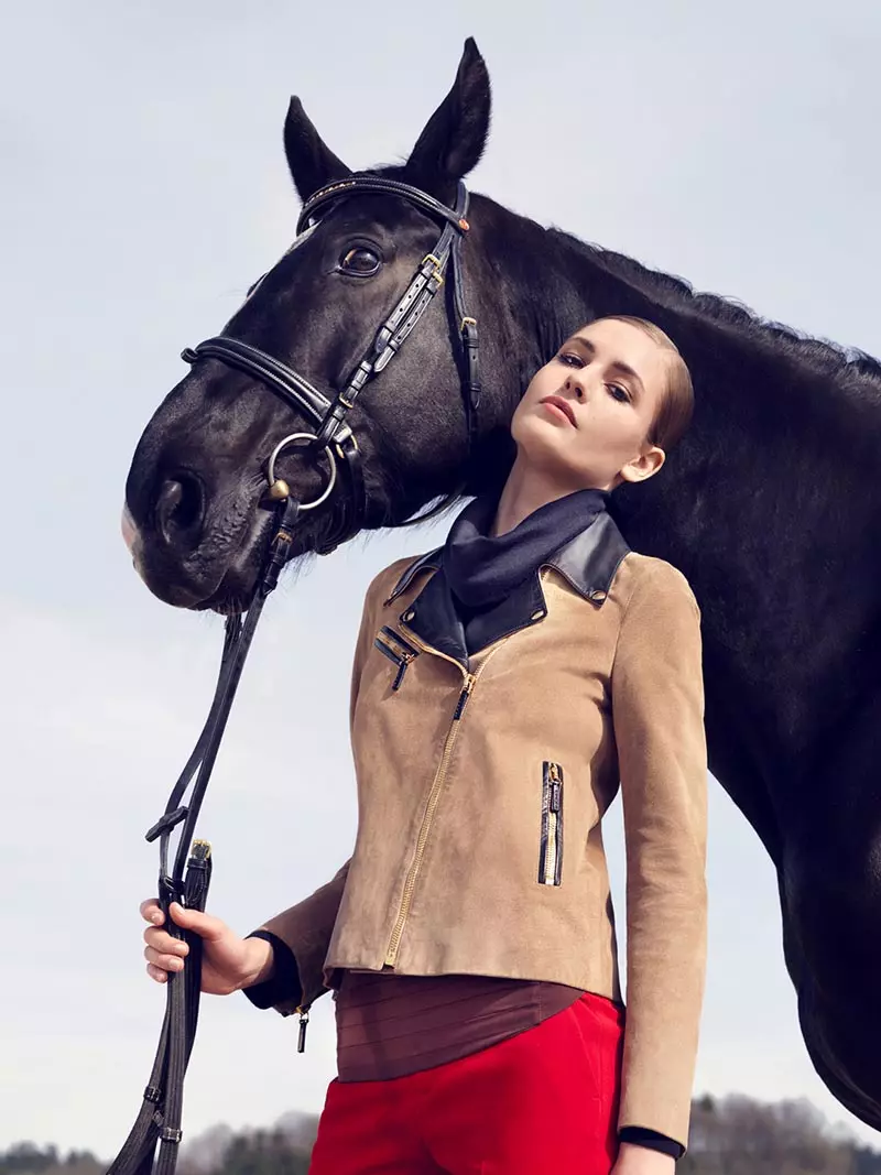 Nadja Bender kaj Maud Welzen Get Equestrian por Gucci Style de Benjamin Grillon