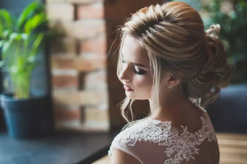 Coiffures de mariée : Top 7 des idées pour des cheveux impeccables le jour de votre mariage