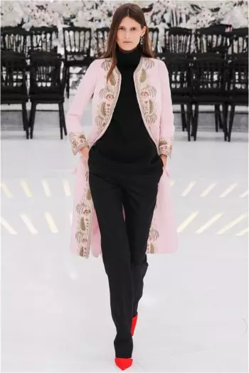 Dior's Fall 2014 Couture Show e nka Leeto ka Nako le Sebaka