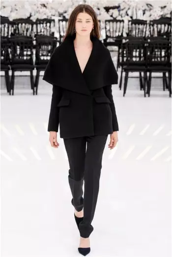 Dior's Fall 2014 Couture Show e nka Leeto ka Nako le Sebaka