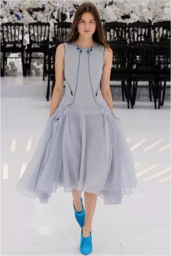 A Dior 2014. őszi Couture Show egy utazást tesz időn és téren át