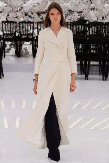 Dior-un Payız 2014 Couture Show zaman və məkana səyahət edir